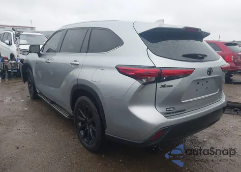 2021 Toyota Highlander Xle z USA, uszkodzony, nr VIN 5TDGZRAH2MS522581